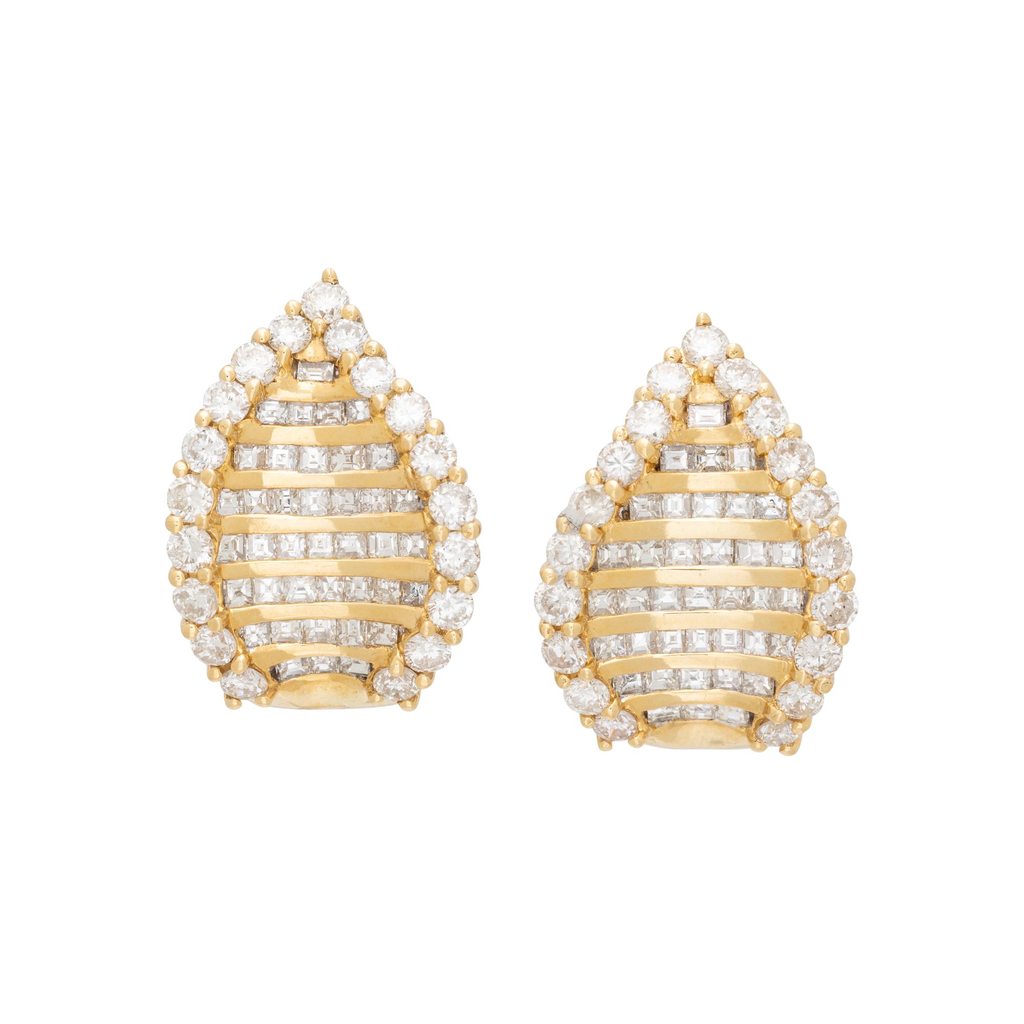 YELLOW GOLD AND DIAMOND EARRINGS