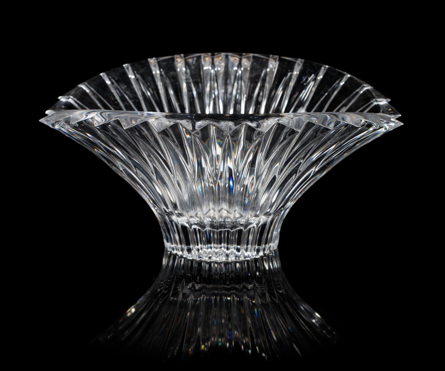 An American Cut Glass Bowl Width 8 1/2 inches — 20TH CENTURY