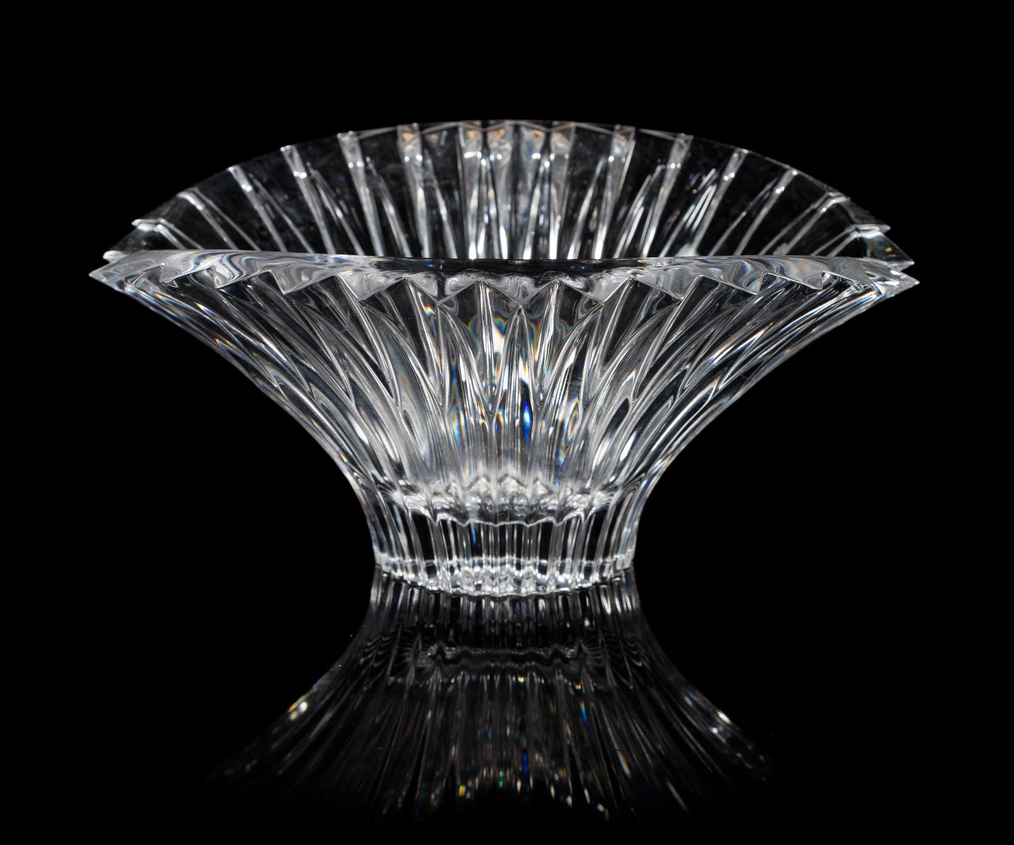 An American Cut Glass Bowl Width 8 1/2 inches — 20TH CENTURY
