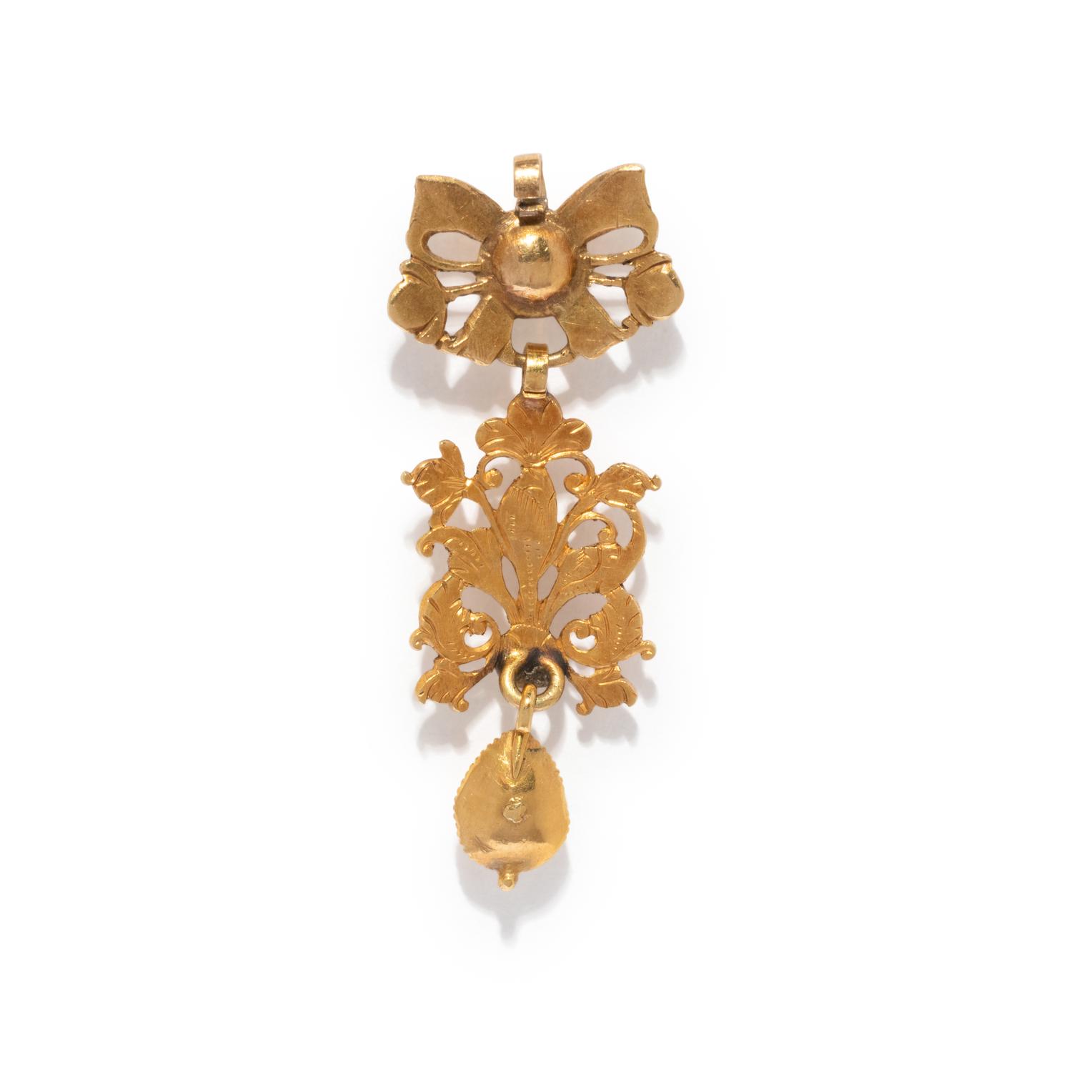 ANTIQUE, YELLOW GOLD AND DIAMOND PENDANT