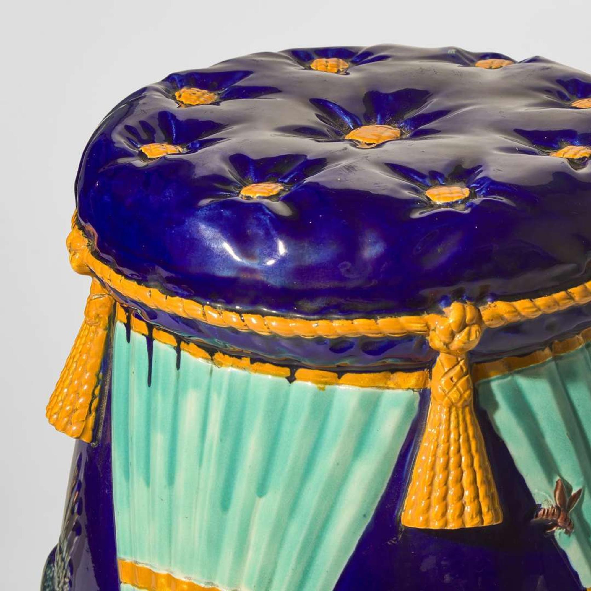 A Wedgwood Majolica Fan Pattern Garden Seat UK, 1880s