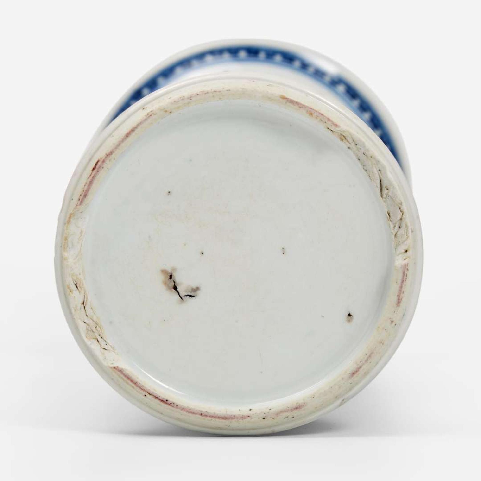 A Chinese blue and white porcelain Gu-form vase 青花瓷花觚 Kangxi period ? ??