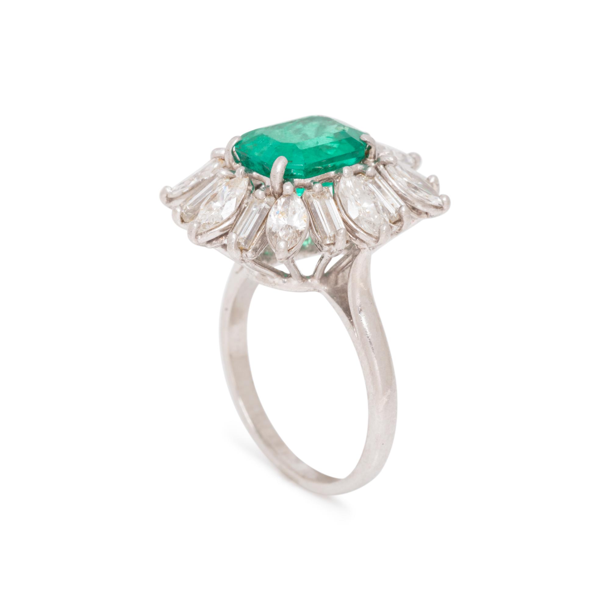 COLOMBIAN EMERALD AND DIAMOND RING