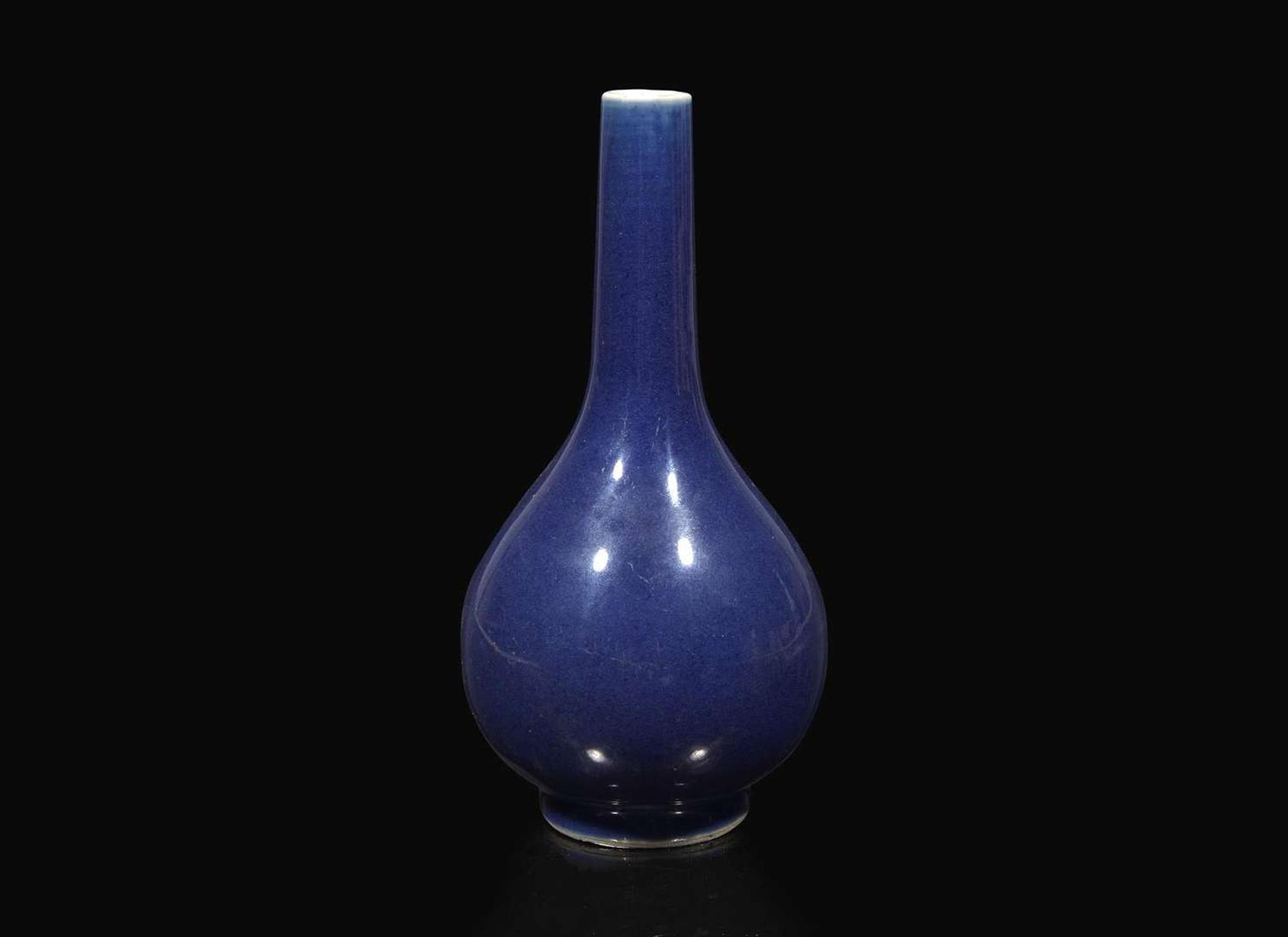 A Chinese cobalt blue-glazed bottle vase, Qing dynasty, 18th century 藍釉膽瓶 清 十八世紀