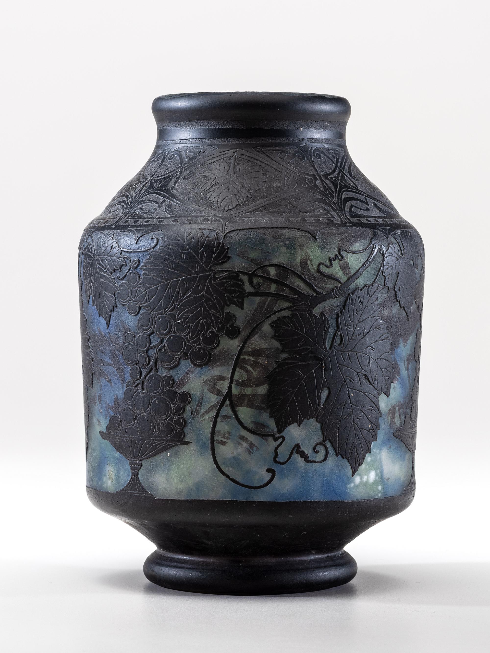Barrel-Form Vase
