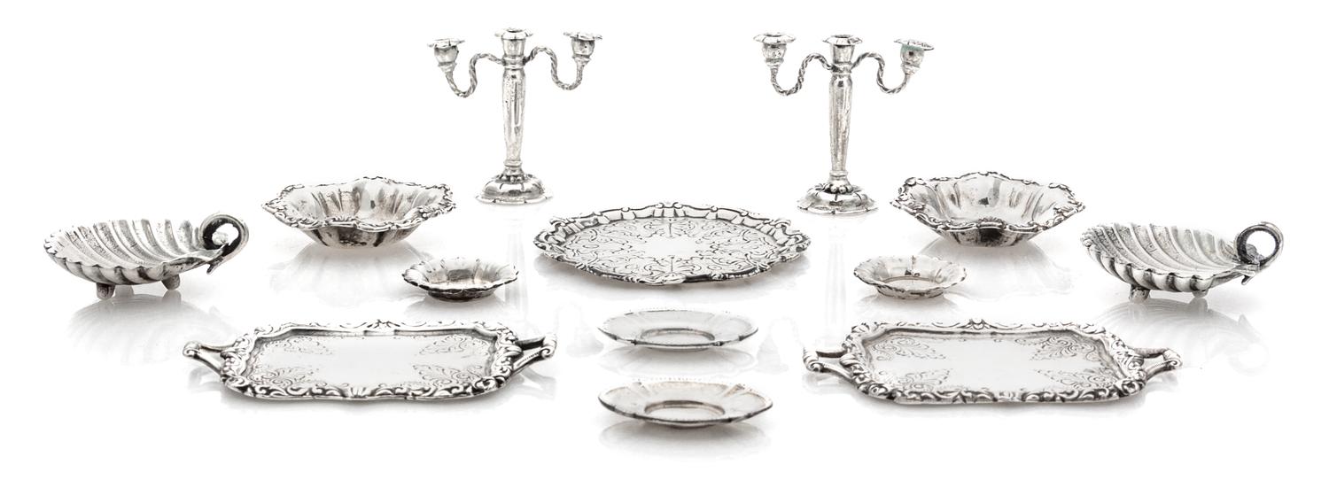 A Group of Thirteen Silver Table Articles, Guglielmo Cini, Florence, Italy, comprising a pair of two-handled trays, a pair of shell-for