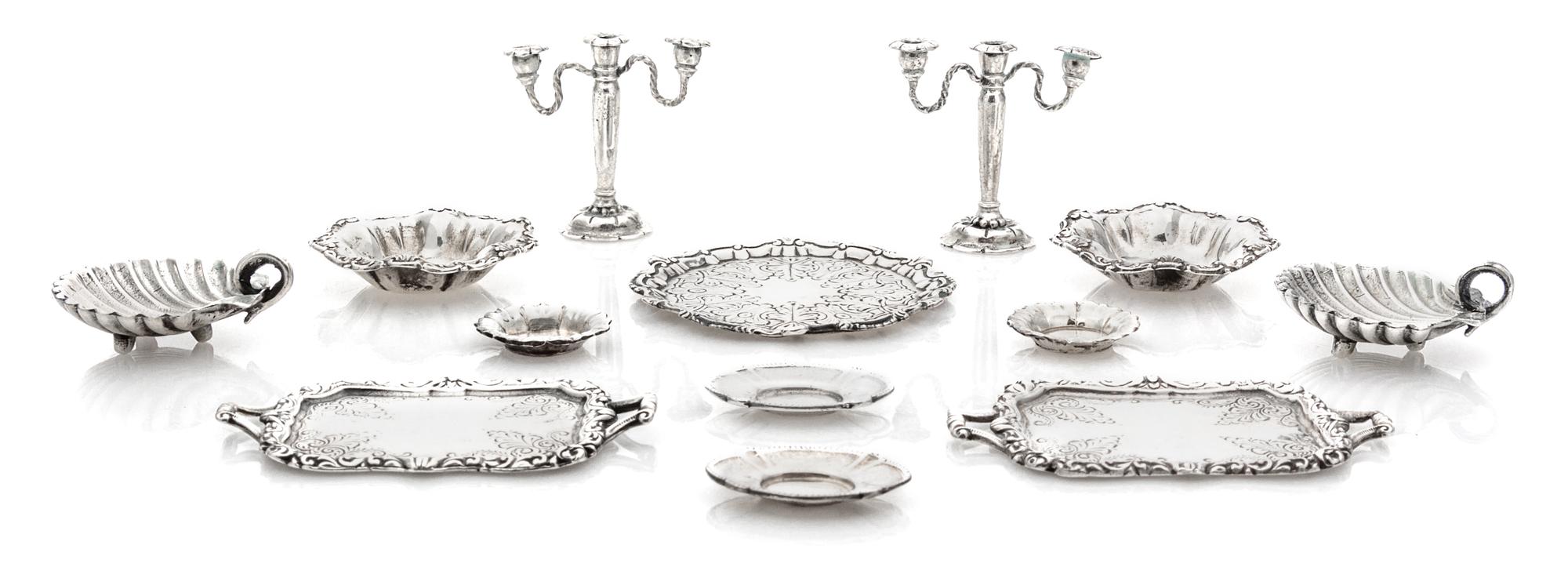 A Group of Thirteen Silver Table Articles, Guglielmo Cini, Florence, Italy, comprising a pair of two-handled trays, a pair of shell-for