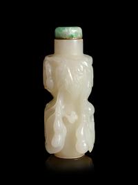 A White Jade 'Gourd' Snuff Bottle