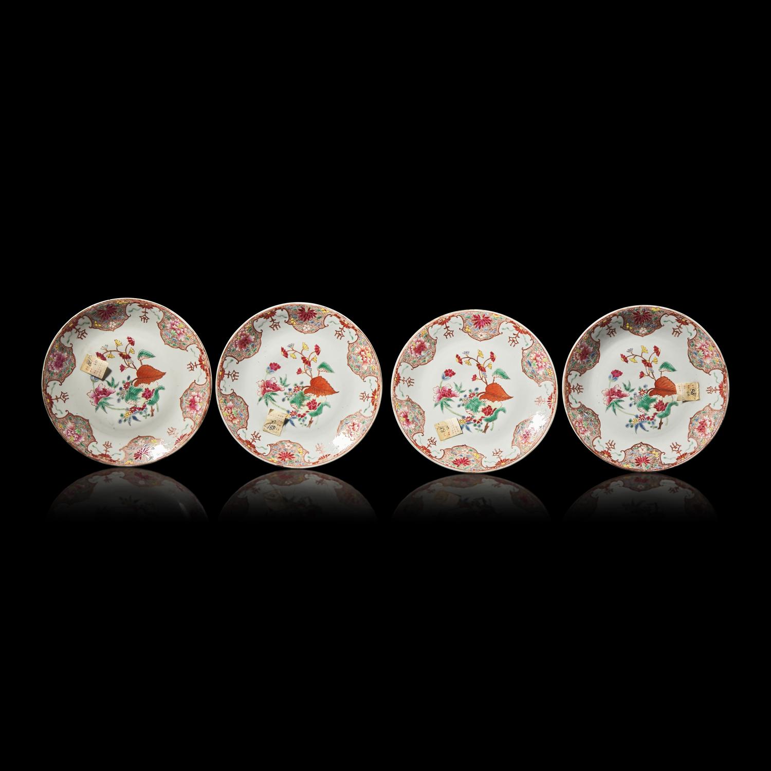 Four Chinese Famille Rose Porcelain Dishes, 20th Century 近代 粉彩賞盤四件