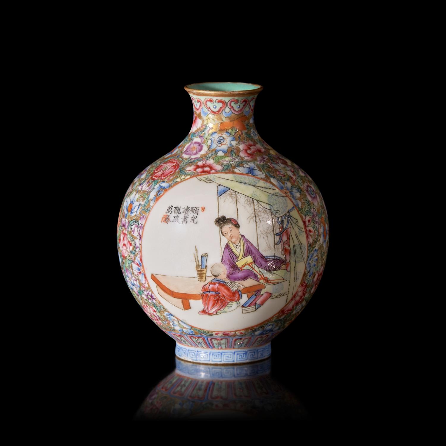 A Small Chinese Famille Rose Eggshell Porcelain Cabinet Vase, 20th Century 近代 蛋殼瓷粉彩人物圖瓶