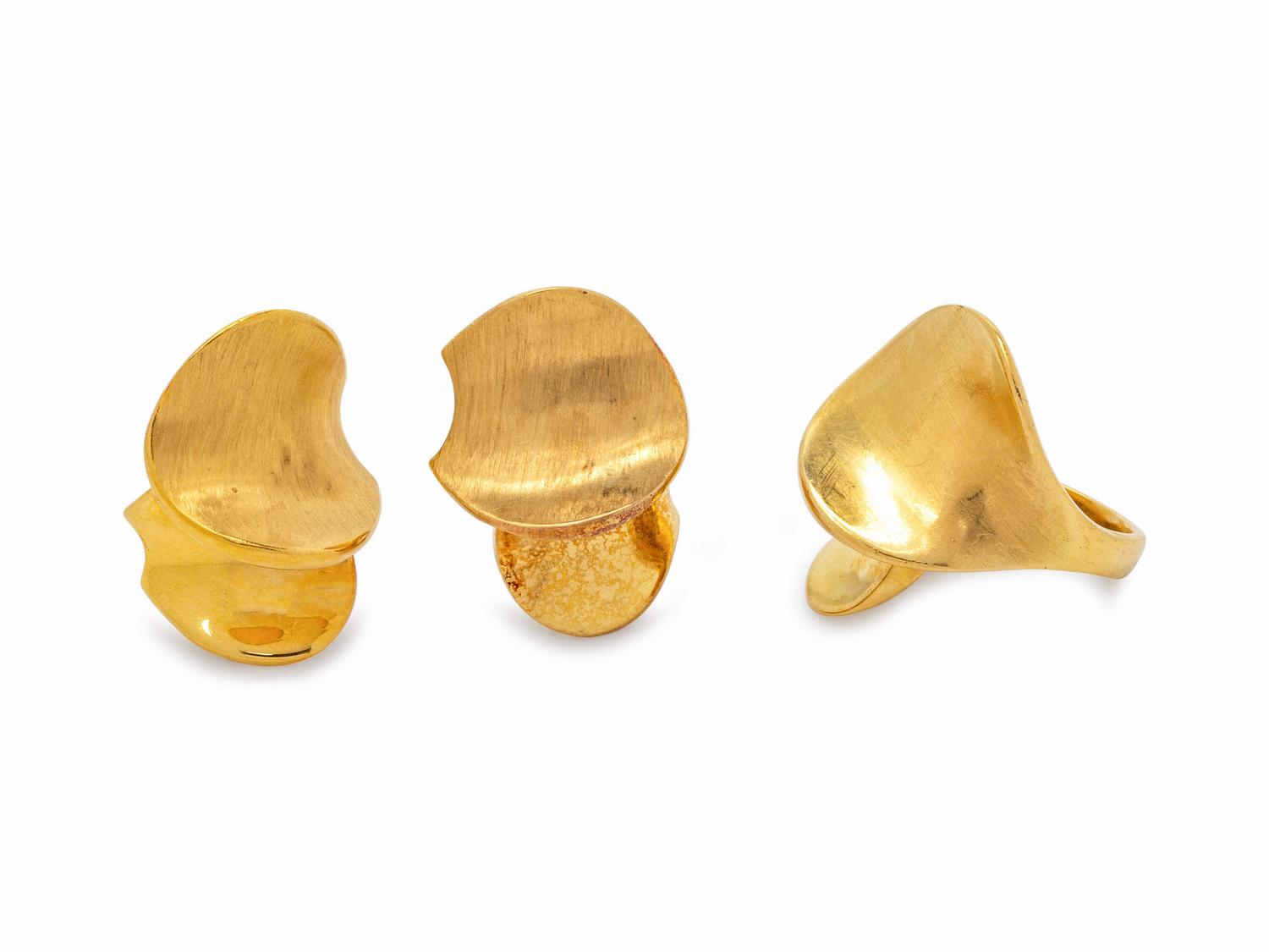 An 18 Karat Yellow Gold Demi-Parure,