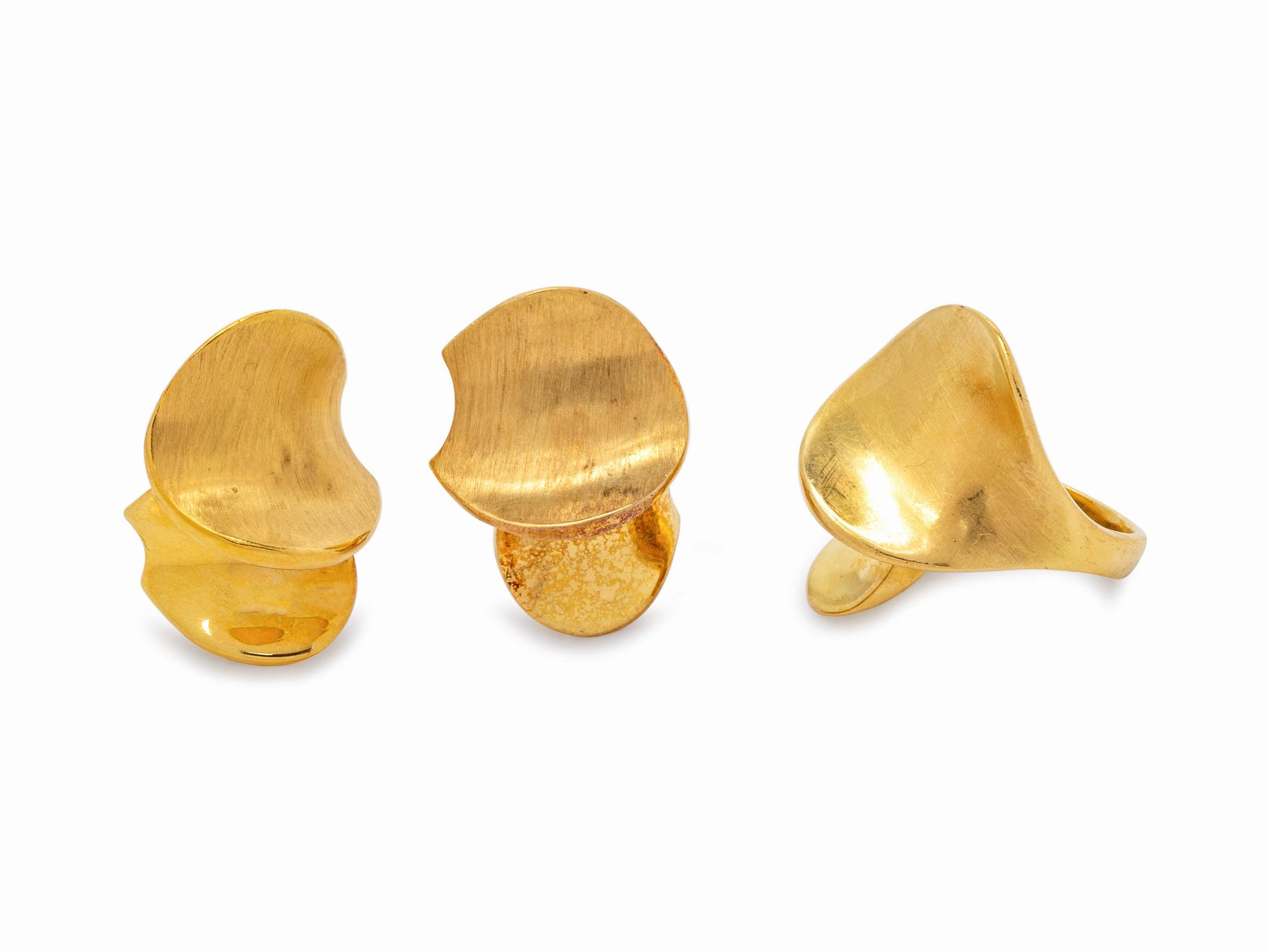 An 18 Karat Yellow Gold Demi-Parure,