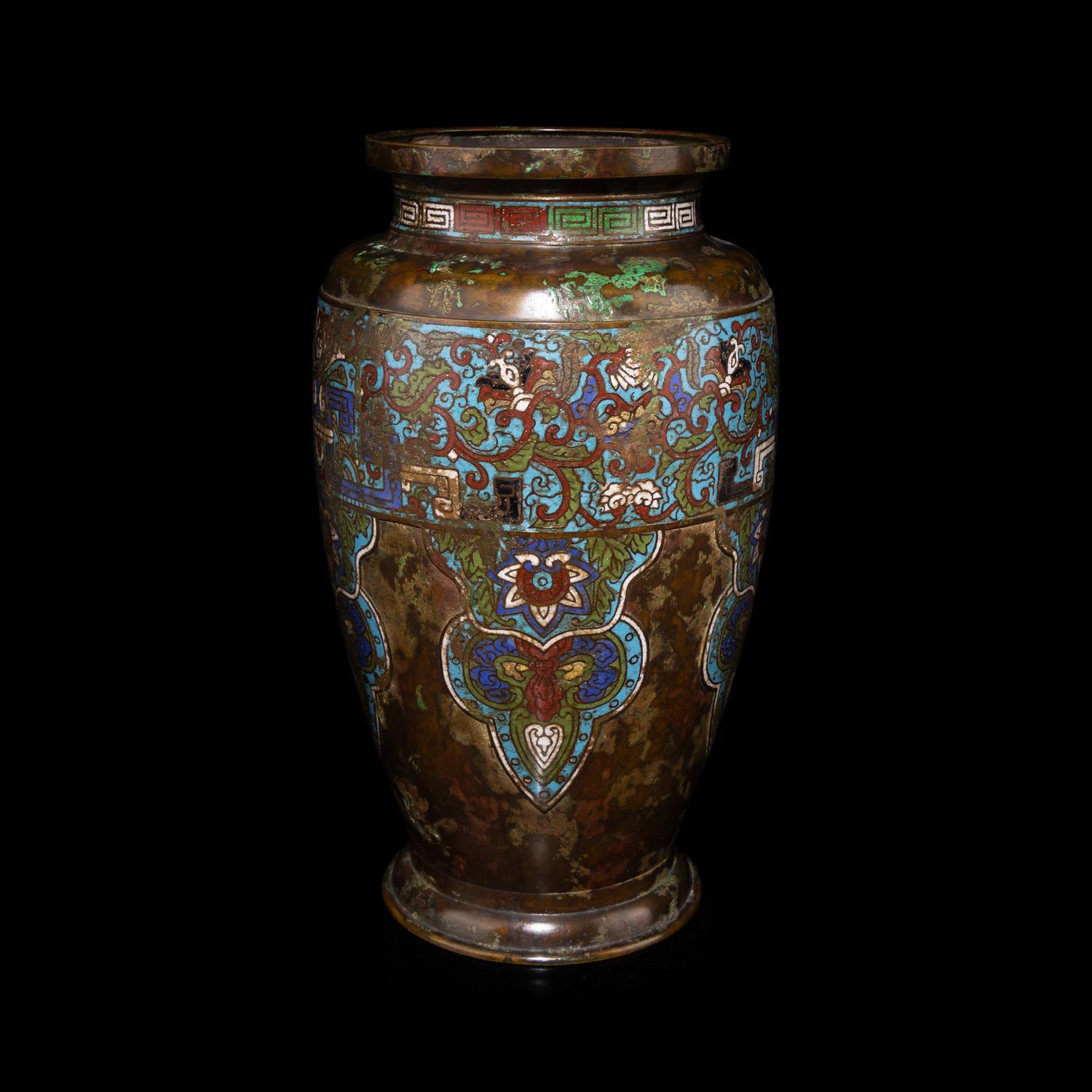 A Japanese Archaic Style Cloisonné Enamel and Bronze Vase, 19th Century — 十九世紀 日本銅胎掐絲琺琅仿古大瓶