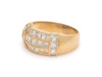 DIAMOND RING