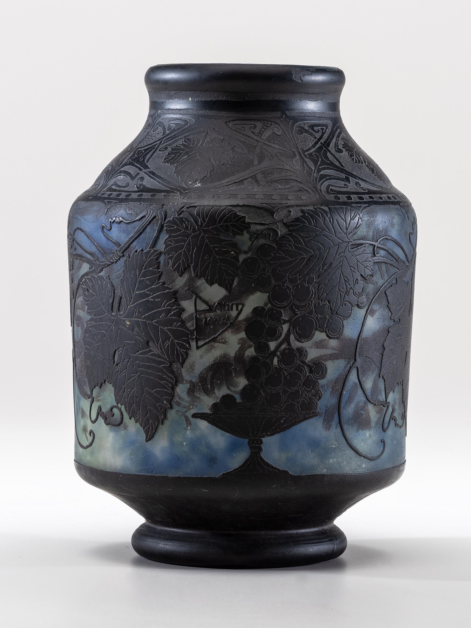 Barrel-Form Vase