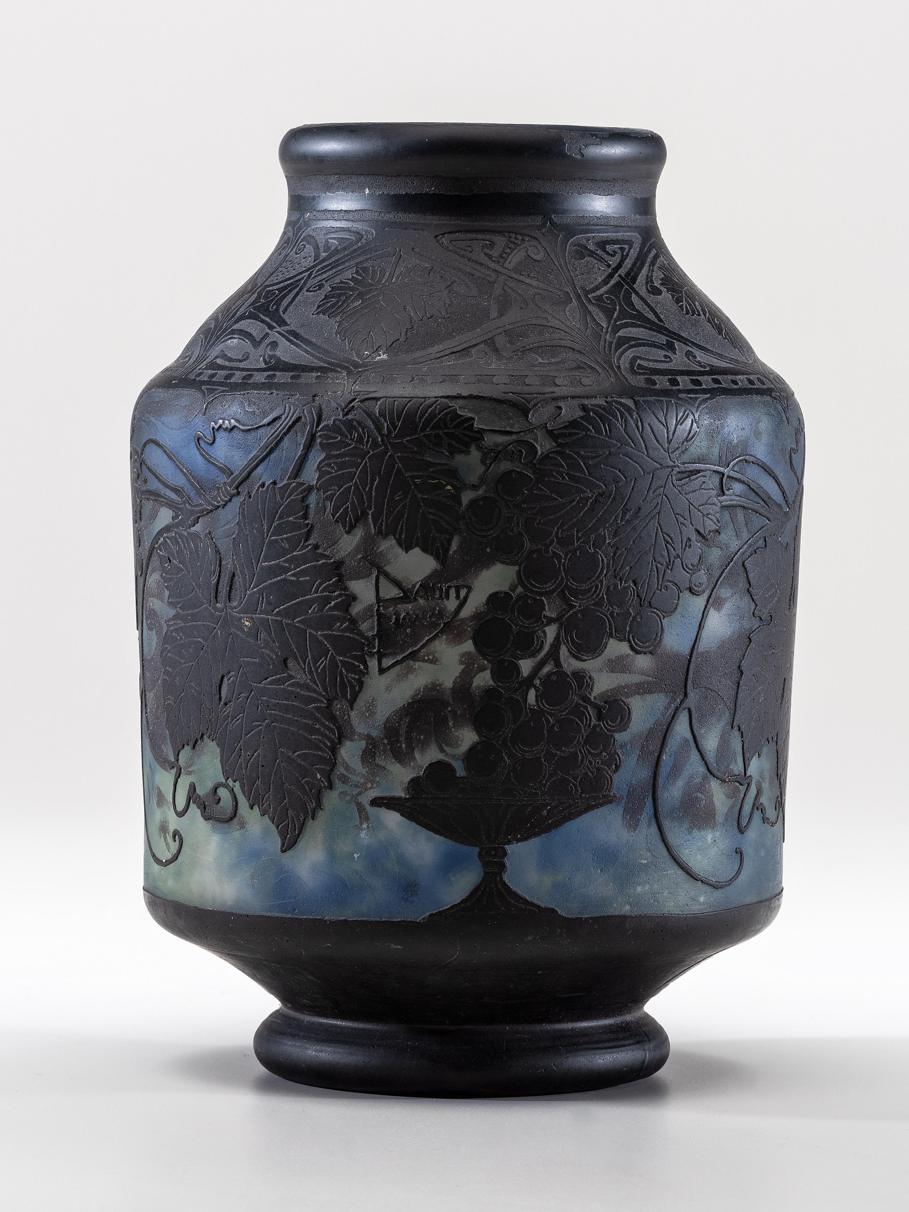 Barrel-Form Vase