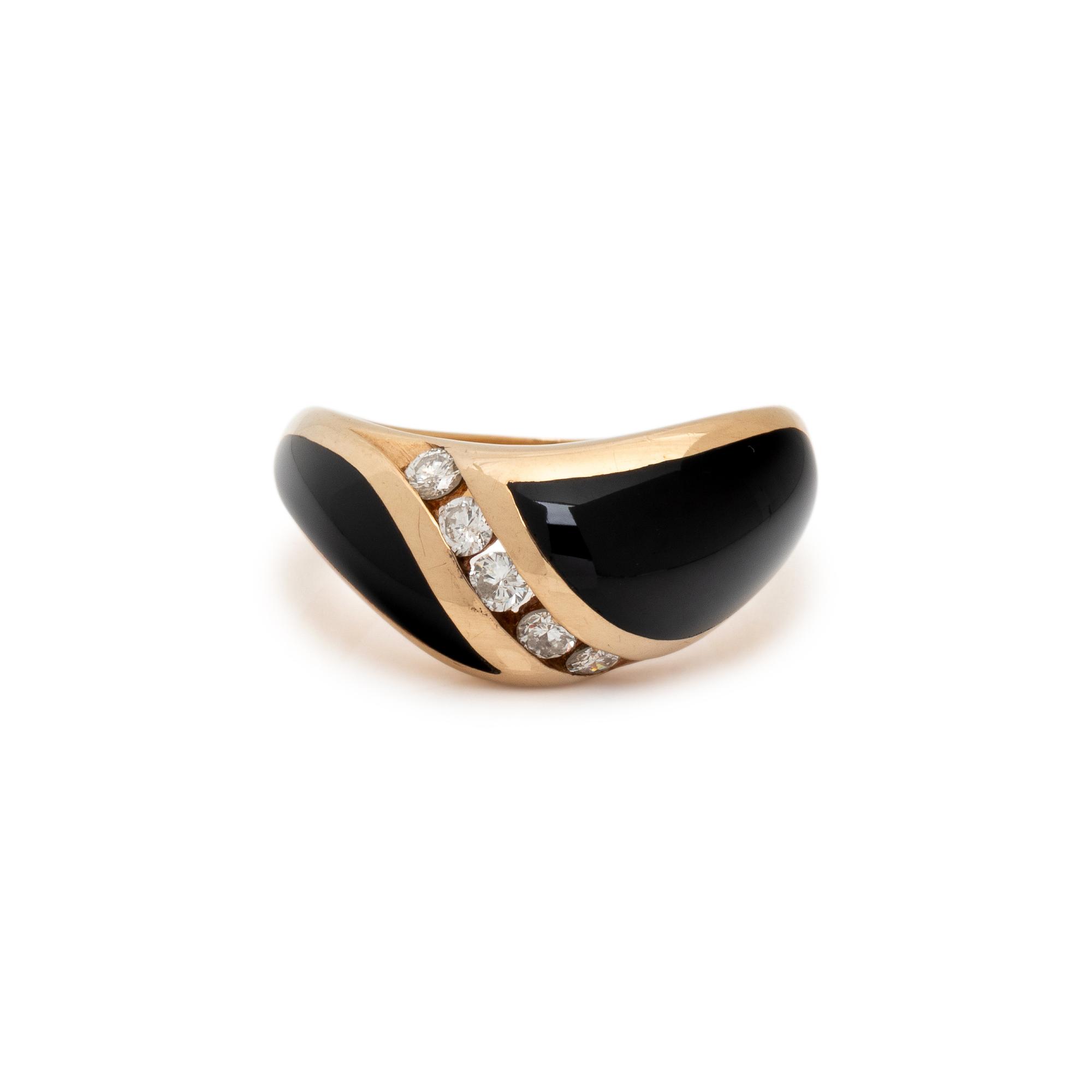 YELLOW GOLD, DIAMOND, AND ENAMEL RING