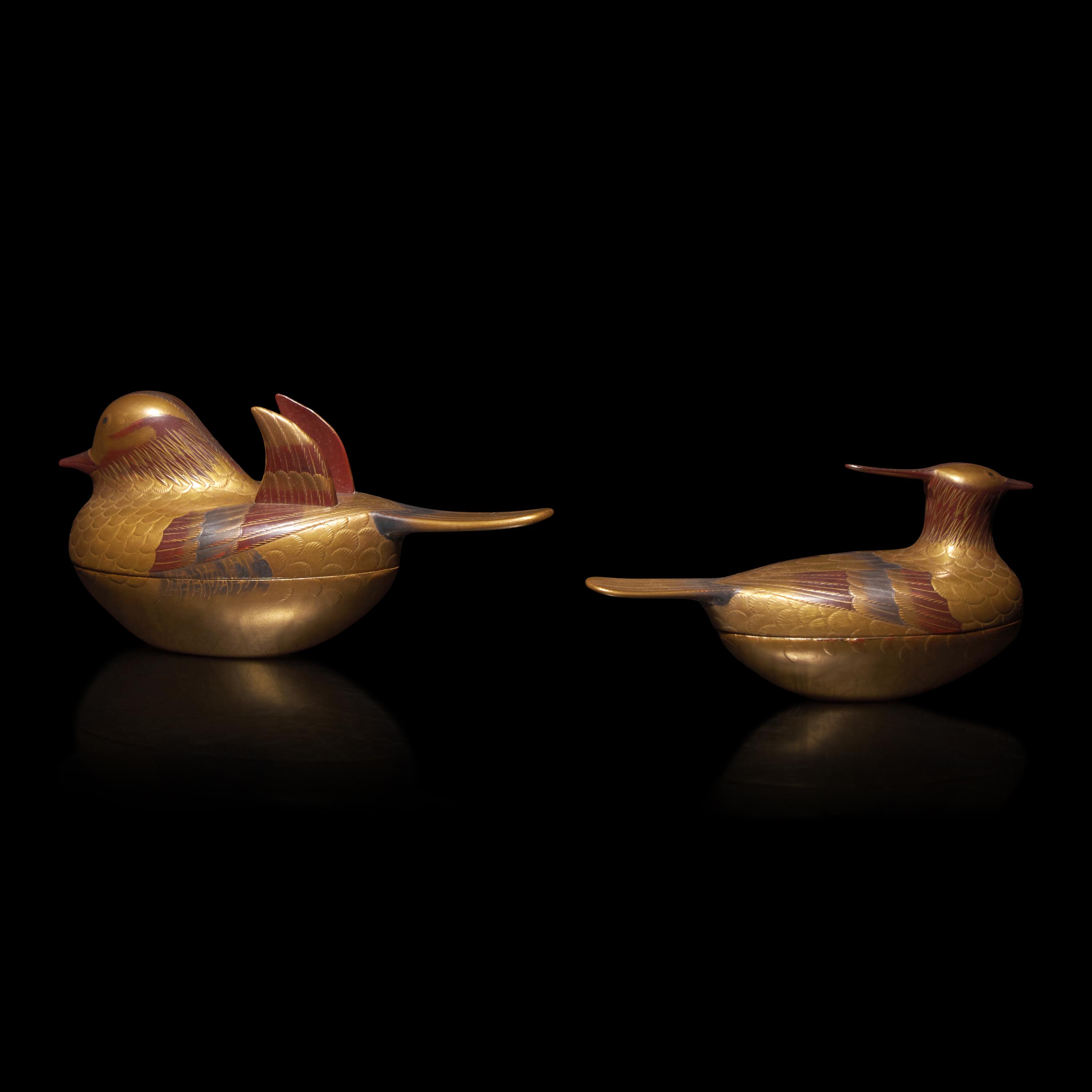 A Pair of Japanese Gold Lacquer Mandarin Duck-Form Covered Boxes, Oshidori , 18th-19th Century — 日本江戶-明治時期 金漆彩繪鴛鴦蓋盒一對