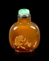 A Carved Agate Snuff Bottle