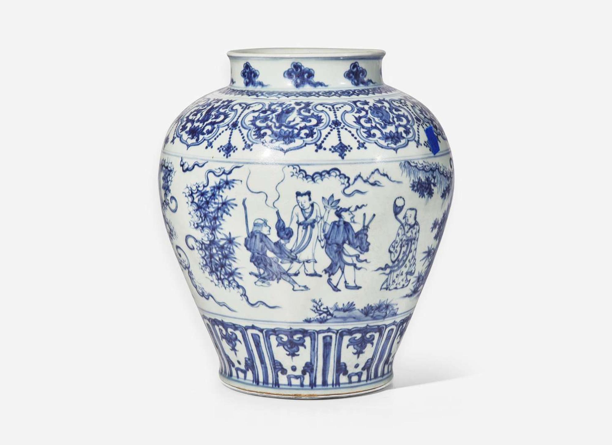 A Chinese blue and white porcelain "Windswept" jar 15th/16th century or later 青花人物罐 十五十六世紀或更晚