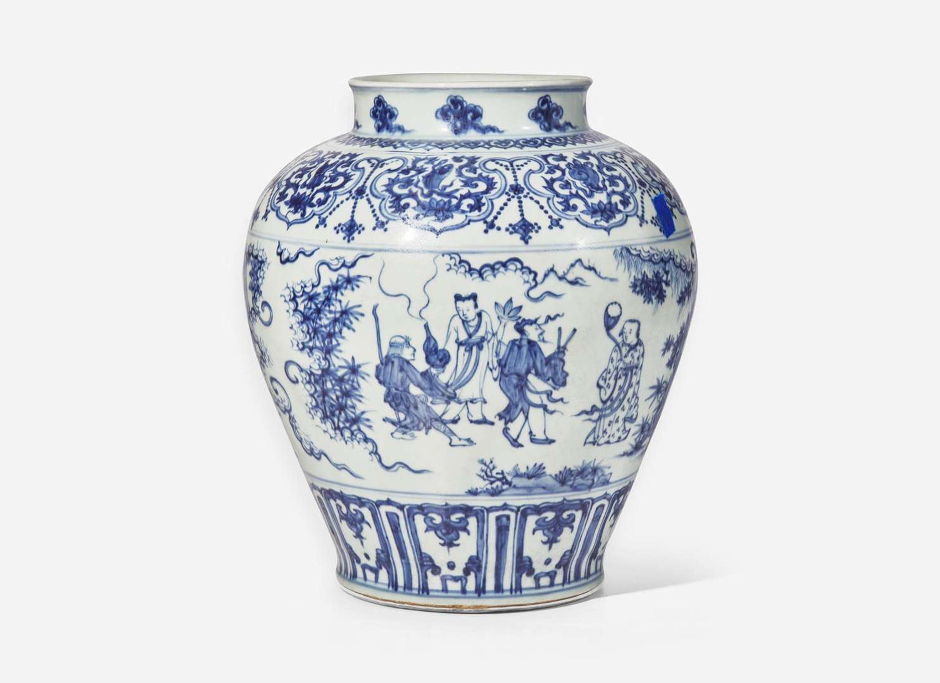 A Chinese blue and white porcelain "Windswept" jar 15th/16th century or later 青花人物罐 十五十六世紀或更晚