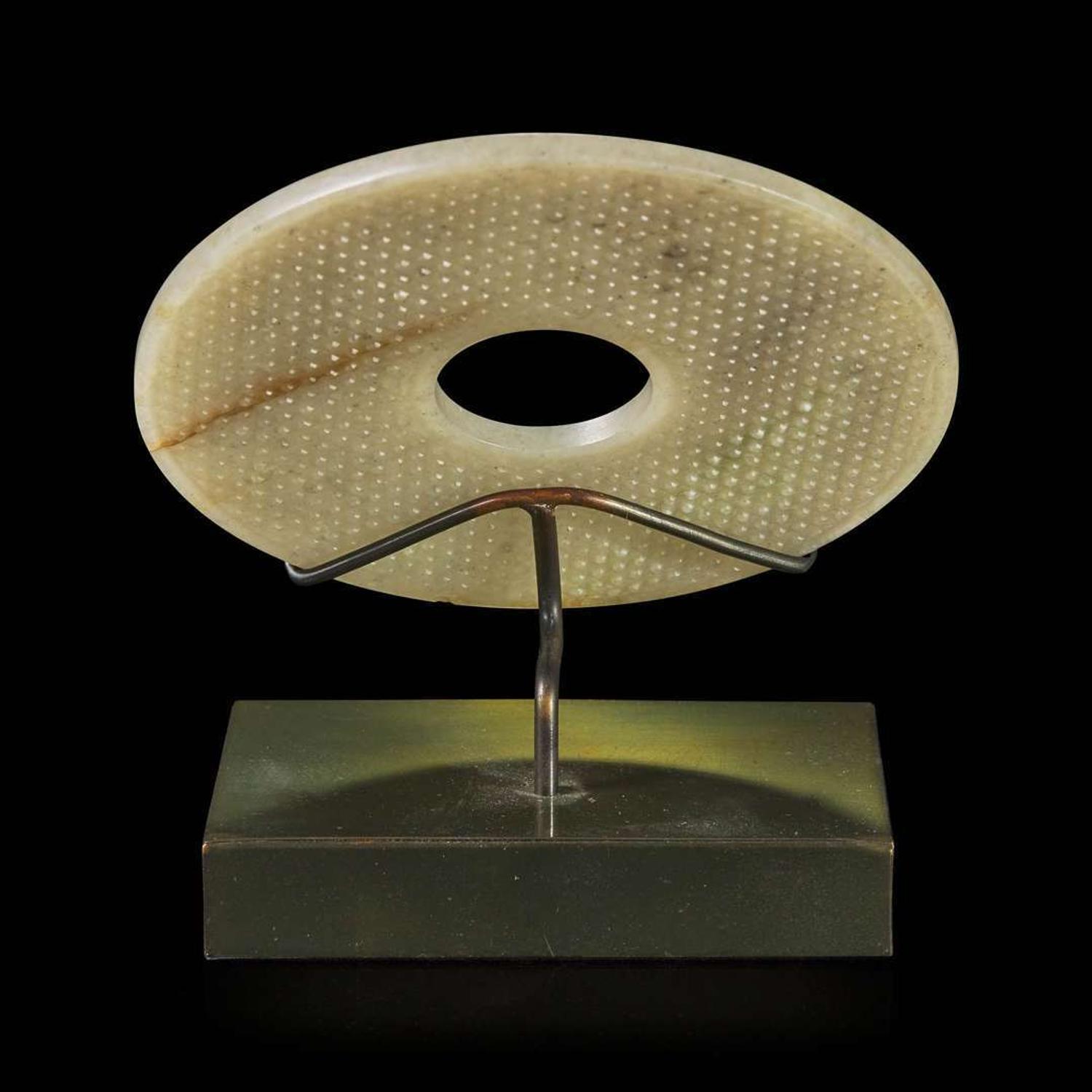 An unusual archaic style Chinese jade "Bi" disc 双头云纹与蒲纹仿古玉璧一件 18th /19th century or earlier ??????????