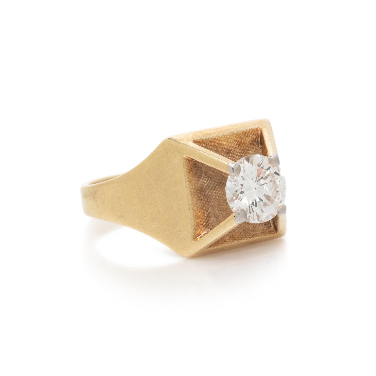 DIAMOND RING