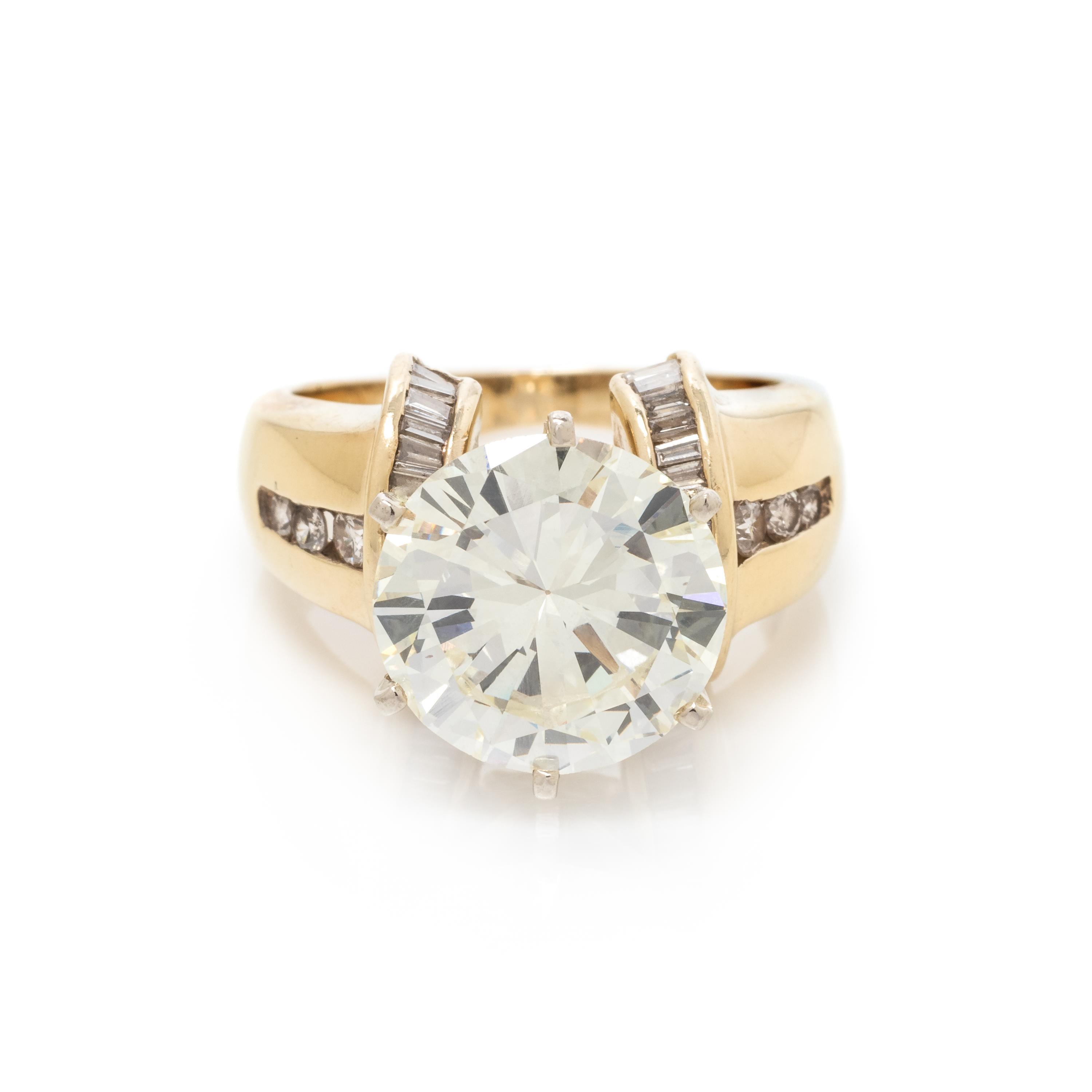 DIAMOND RING