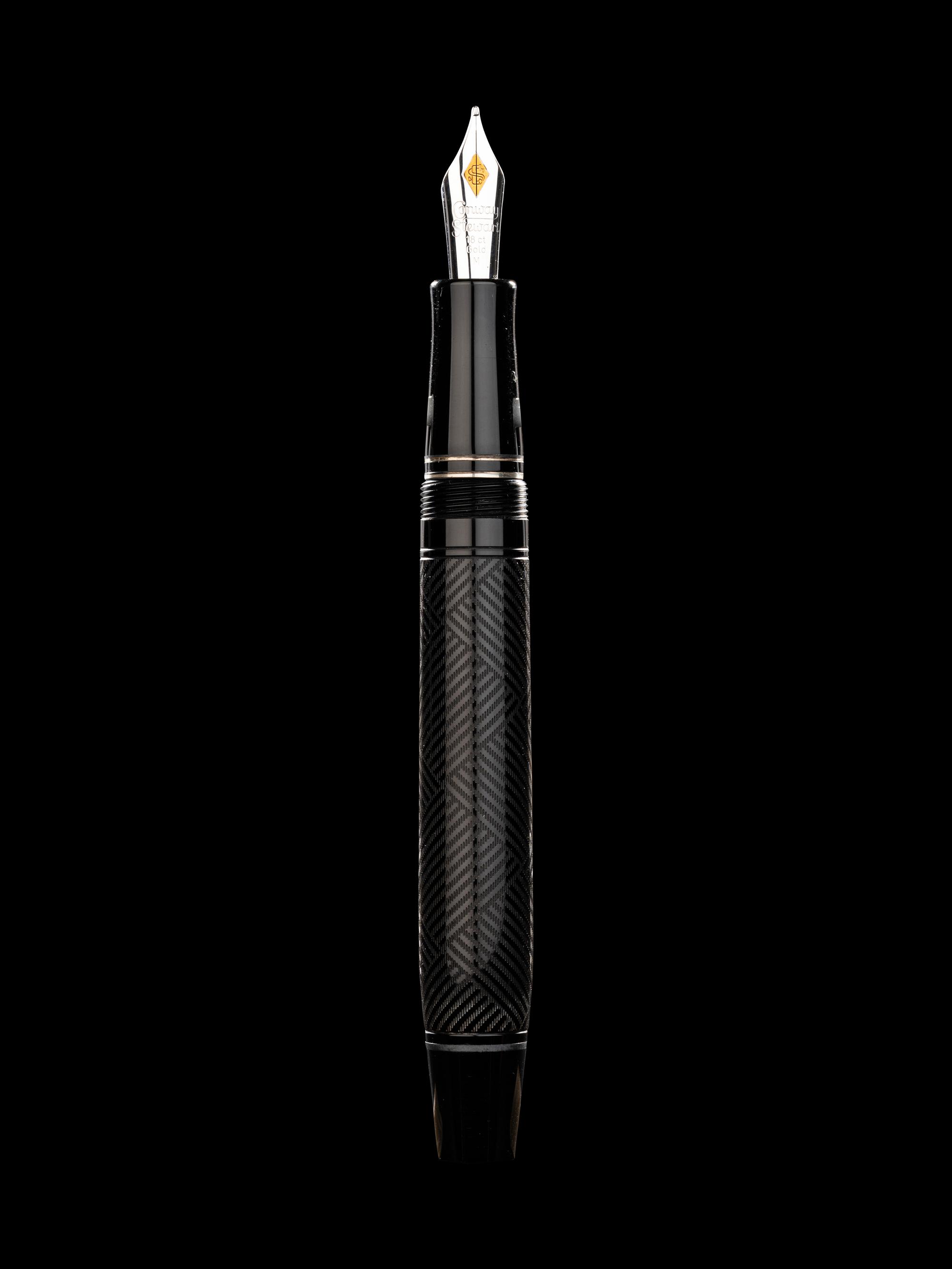 Conway Stewart: Churchill-Ebonite and Silver Trim Limited Edition Fountain Pen and Ink Set