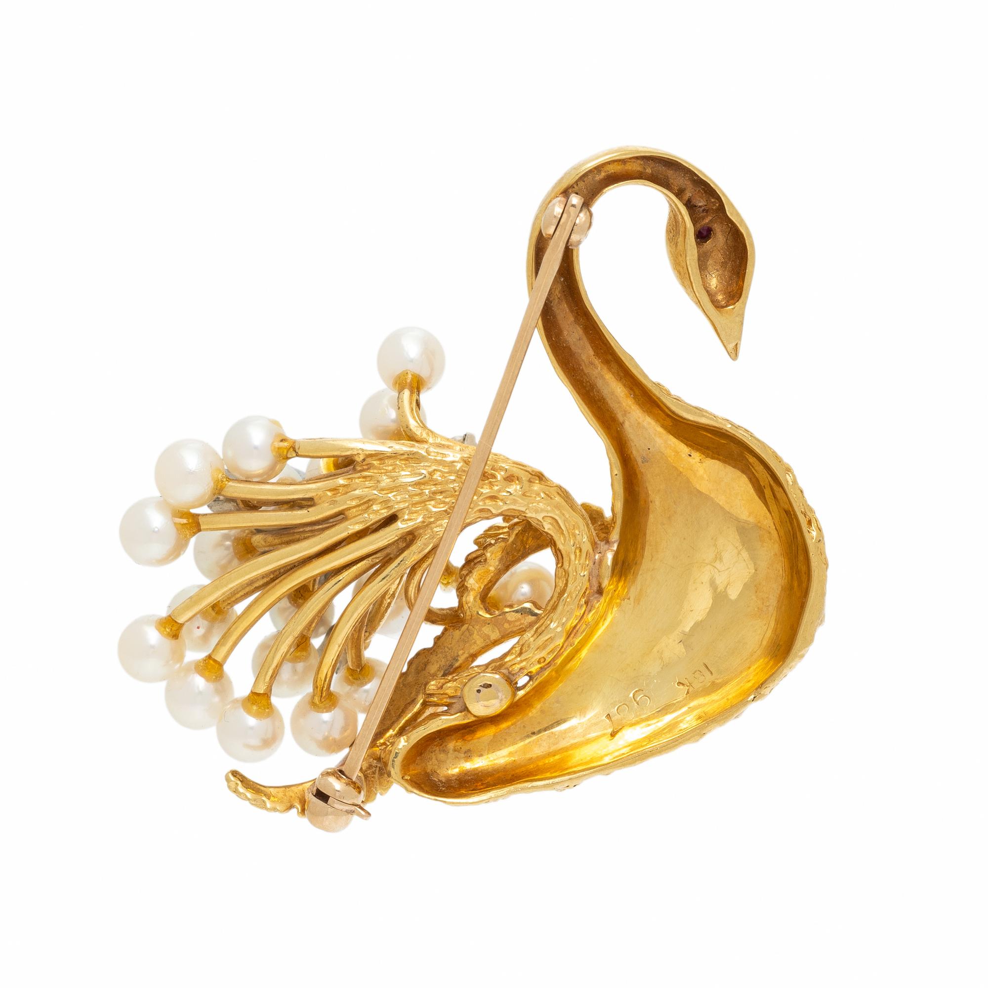 YELLOW GOLD, CULTURED PEARL, AND DIAMOND SWAN BROOCH