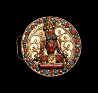 A Tibetan Glass Inset Gilt Metal Necklace