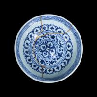 A Chinese Ming-Style Blue and White Porcelain Bowl, Mantouxinwan 青花纏枝花卉紋饅頭心盌