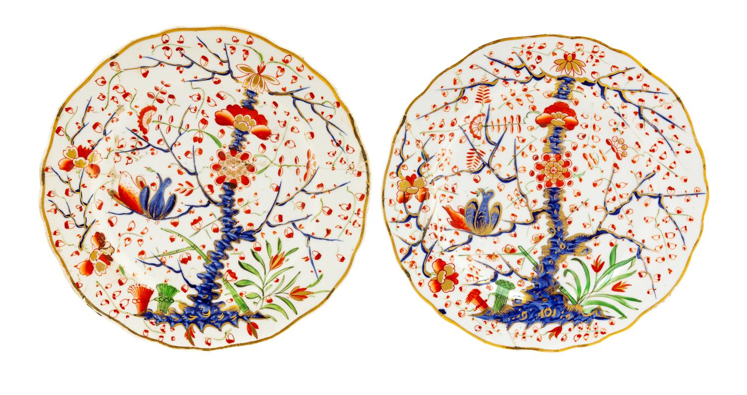 A Pair of Imari Style Porcelain Plates Diameter 10 inches. — 19TH CENTURY