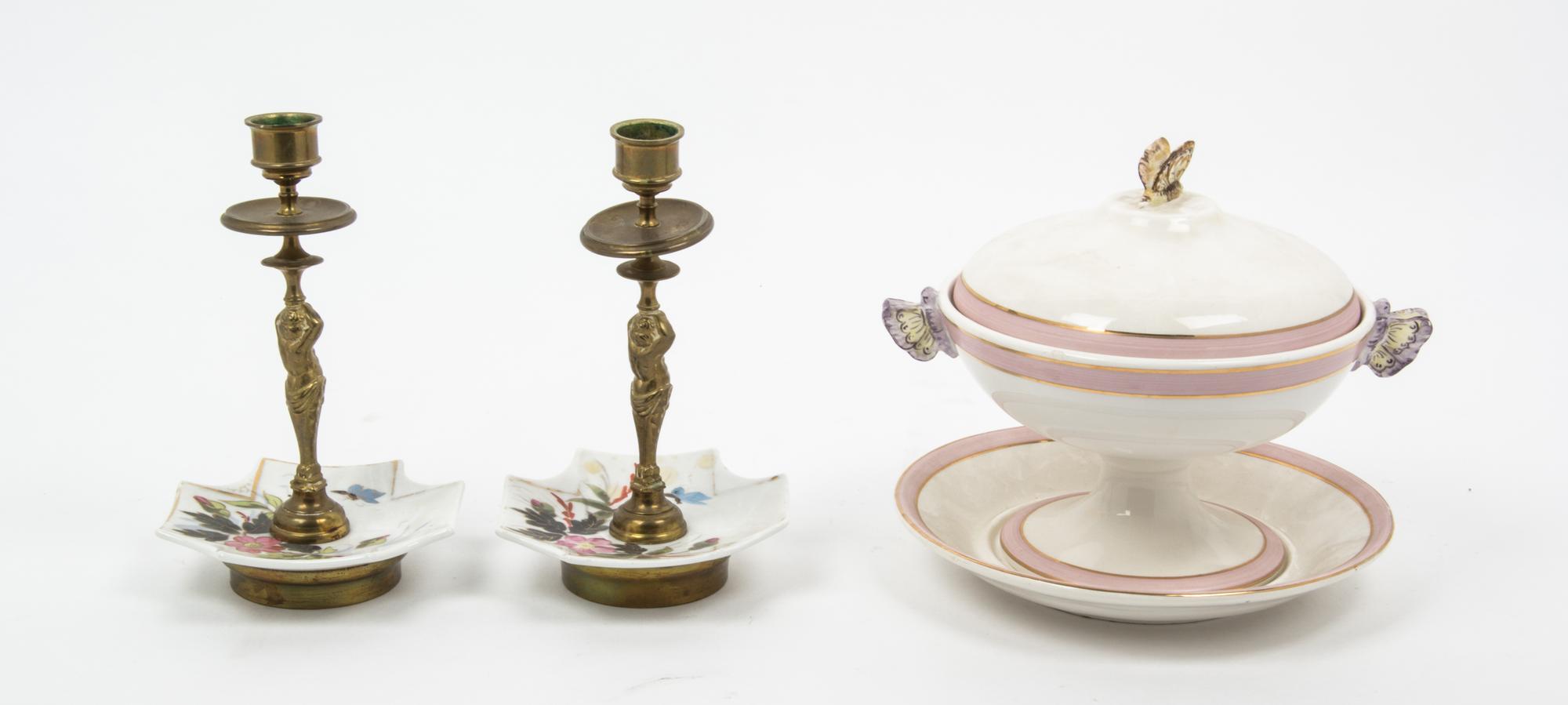 A Pair of French Porcelain Gravy Boats Width of gravy boats 11 inches. — 19TH/20TH CENTURY