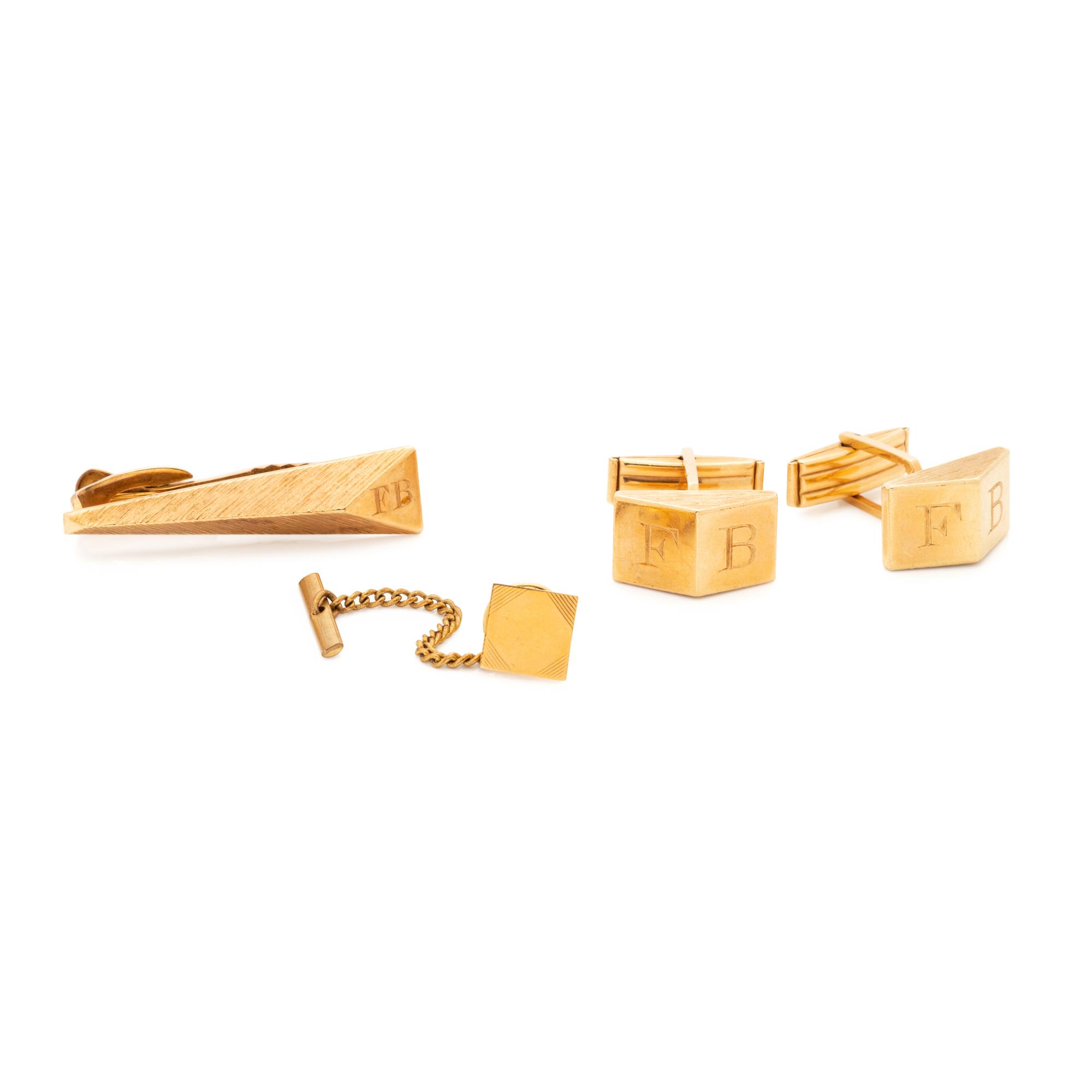 COLLECTION OF YELLOW GOLD ACCESSORIES