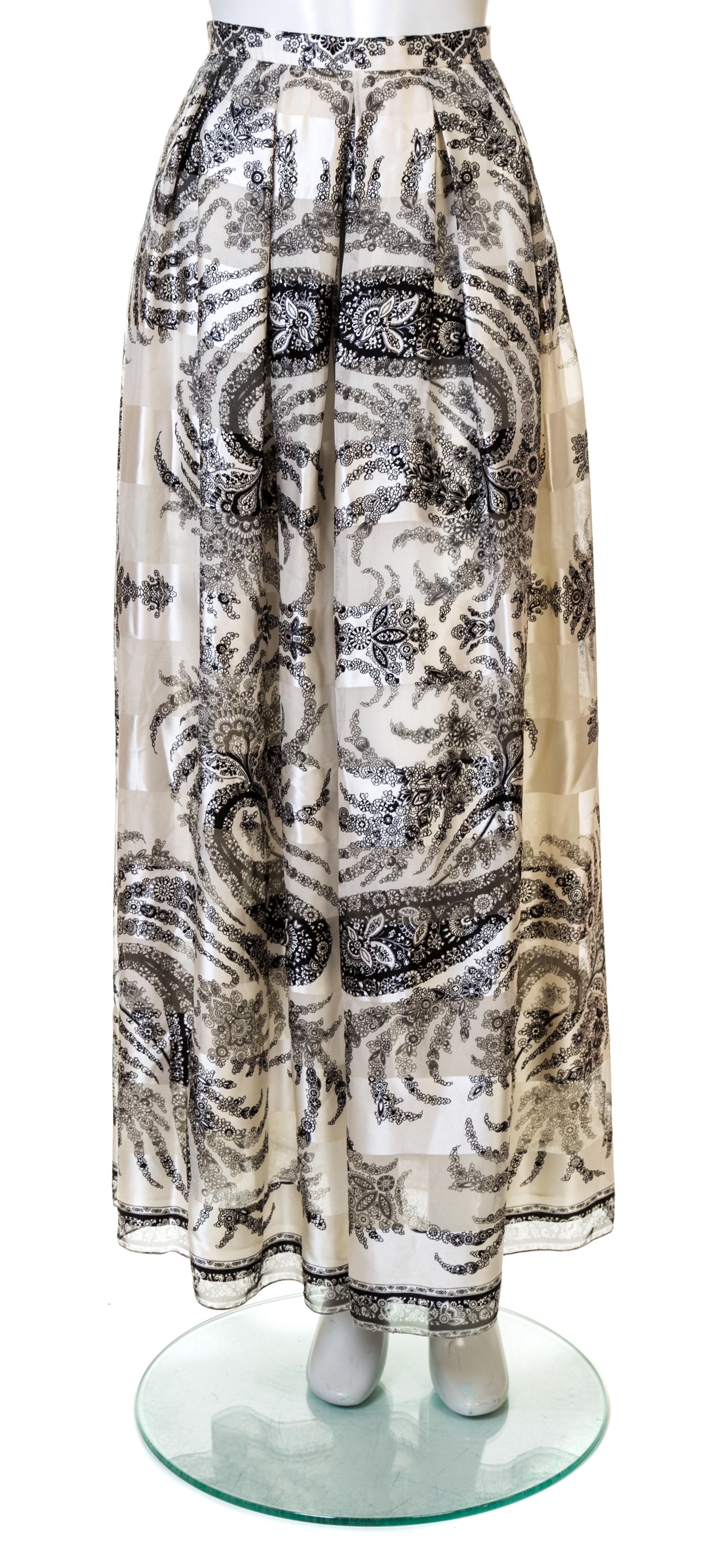 A Carolyne Roehm Black and White Silk Print Palazzo Pant, Size 10.