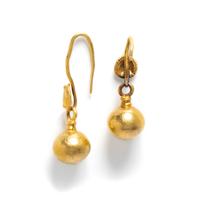A Pair of Roman Gold Drop Earrings