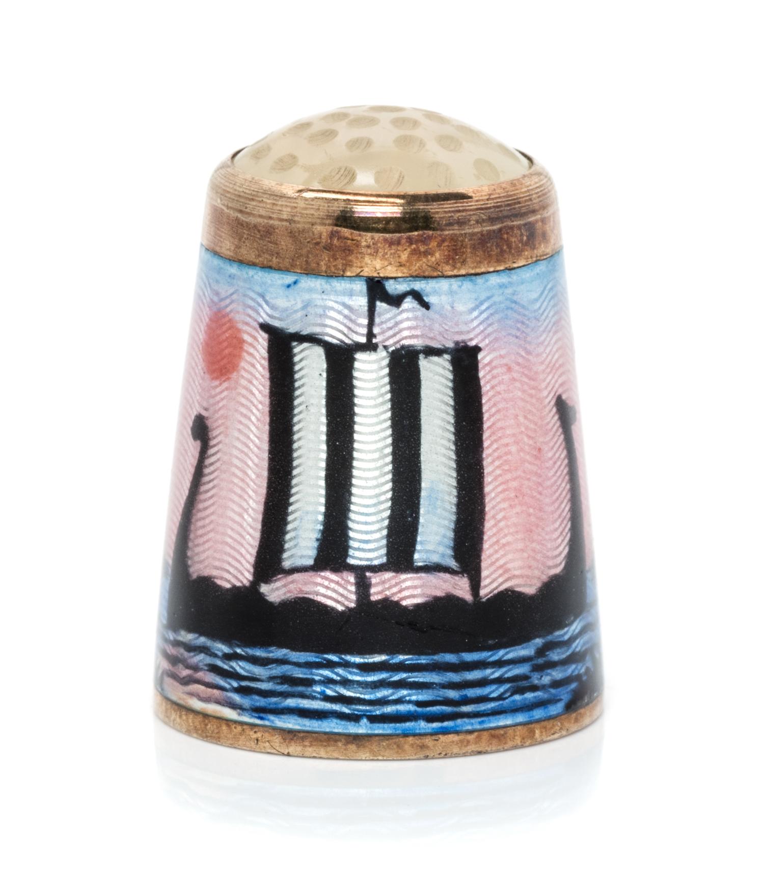 A Norwegian Silver and Enamel Thimble, Aksel Holmsen, Sandefjord, 20th Century, the hardstone inset top above a guilloche enamel body d
