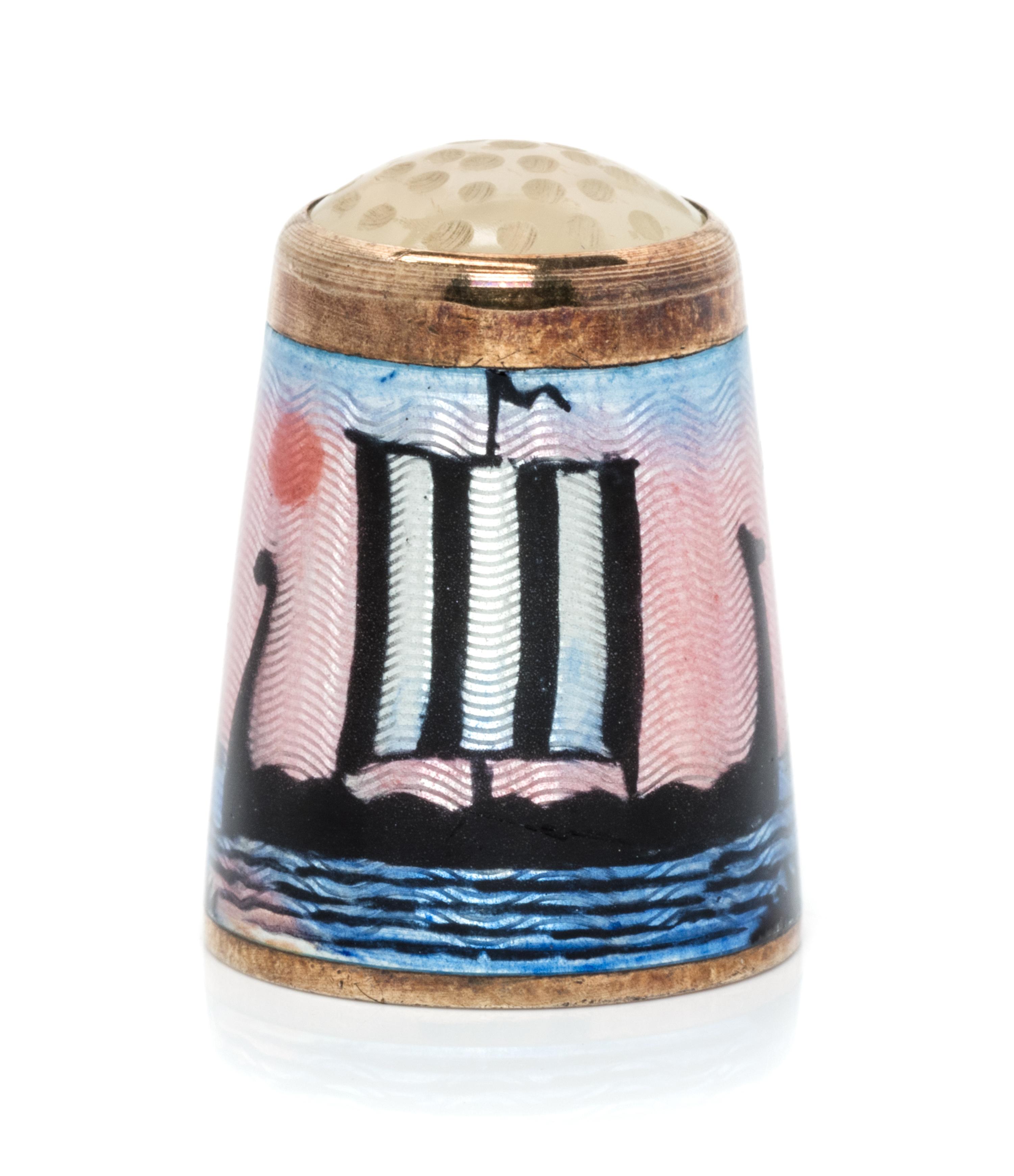 A Norwegian Silver and Enamel Thimble, Aksel Holmsen, Sandefjord, 20th Century, the hardstone inset top above a guilloche enamel body d