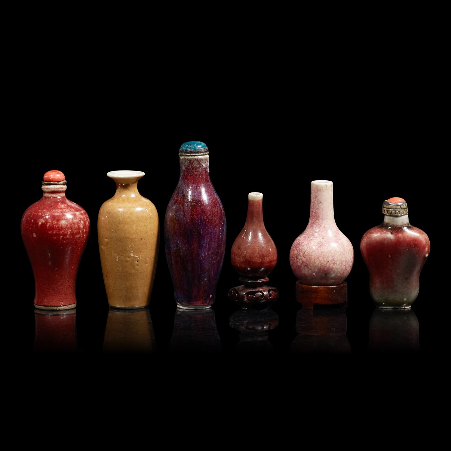 Six Chinese Monochrome Glazed Porcelain Snuff Bottles, 20th Century 近代 单色釉瓷烟壶六支