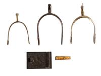 [CIVIL WAR] Miscellaneous accoutrements, including spurs, shoulder straps, militia buckle and 5-second fuse.