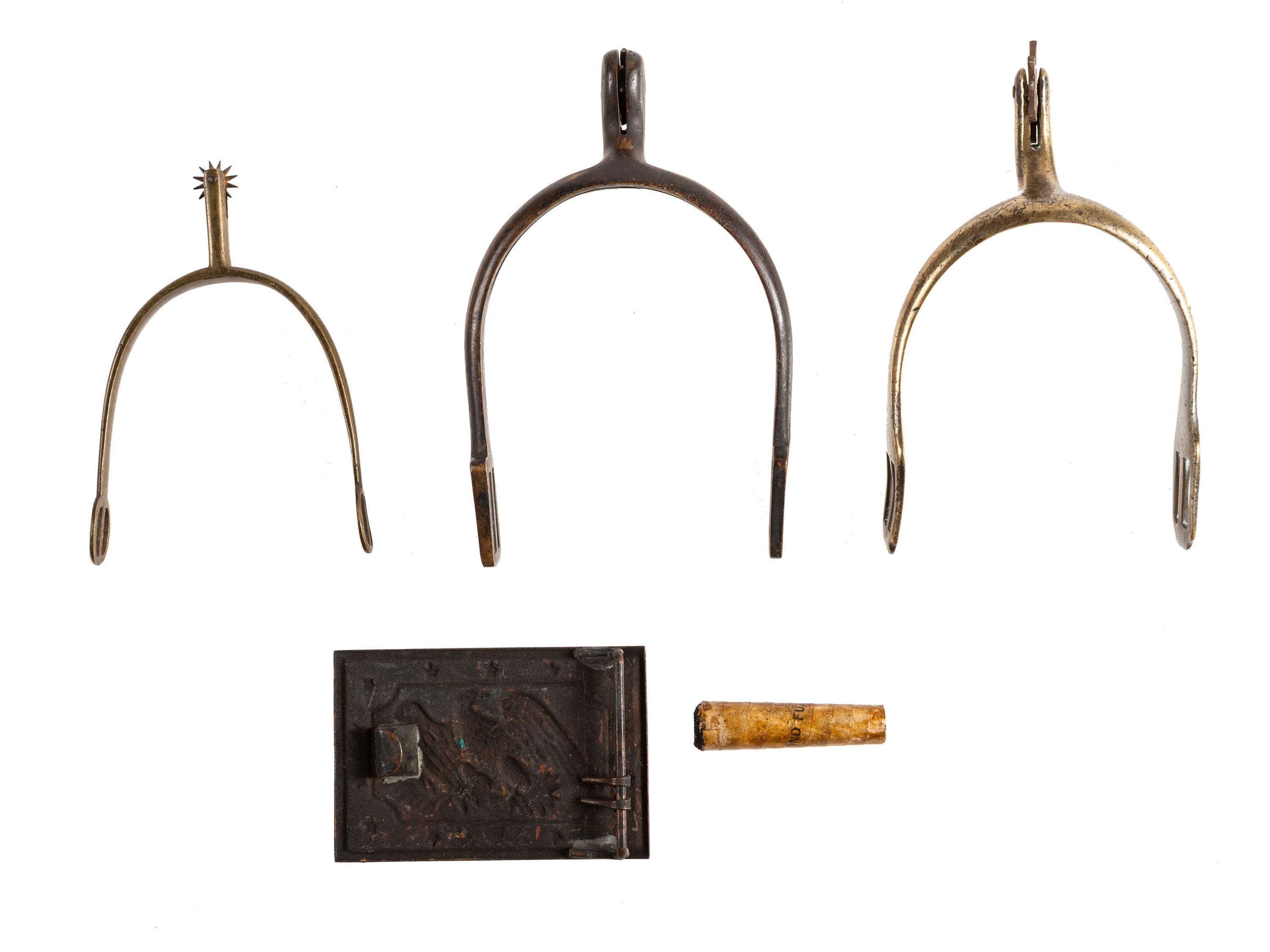 [CIVIL WAR] Miscellaneous accoutrements, including spurs, shoulder straps, militia buckle and 5-second fuse.