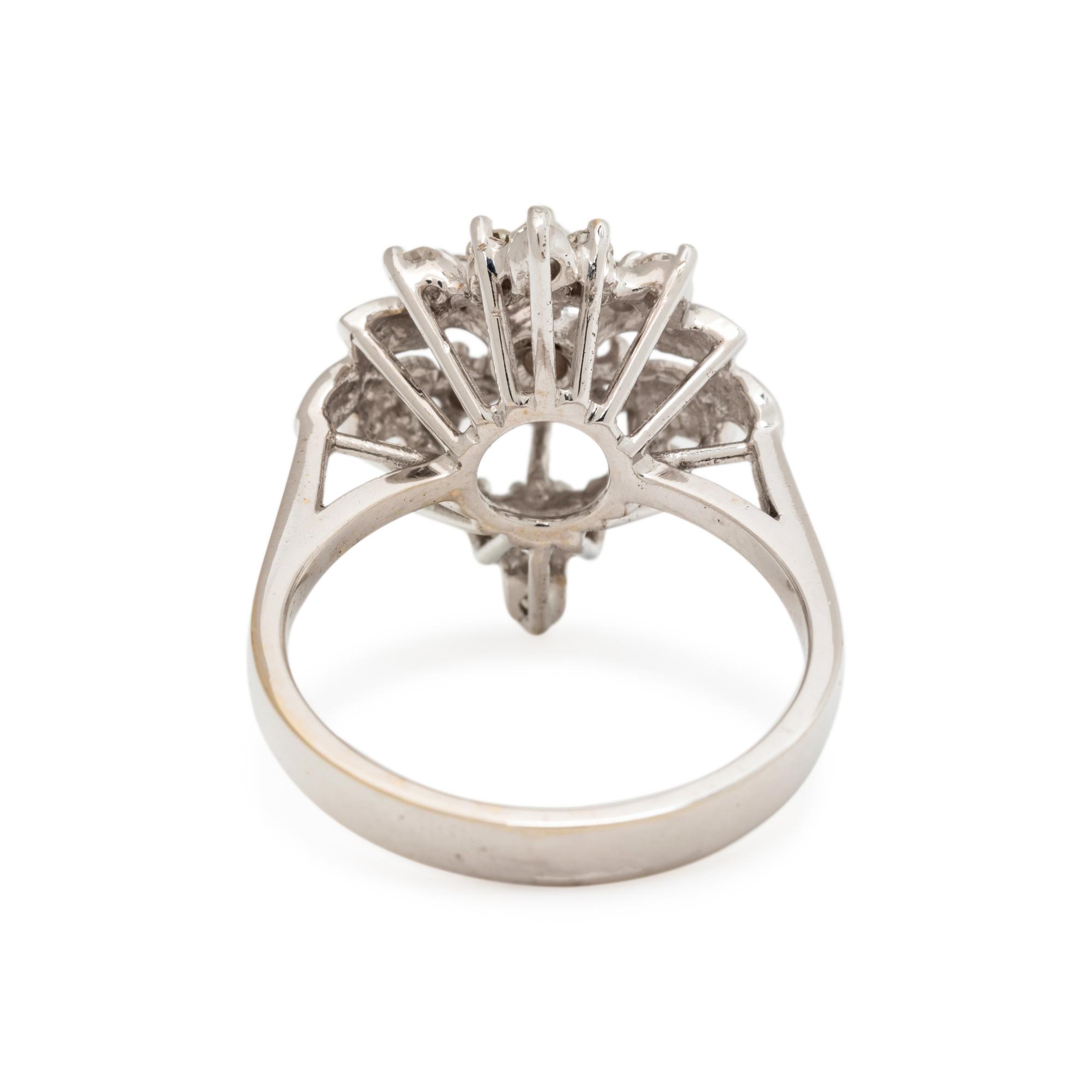 COLORED DIAMOND AND DIAMOND RING