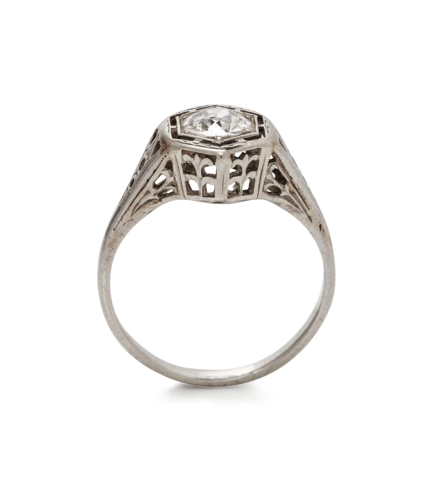 DIAMOND RING