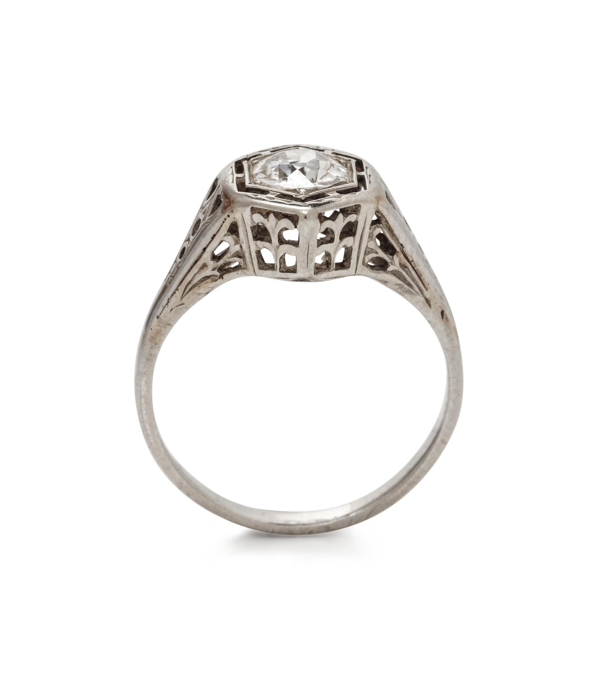 DIAMOND RING