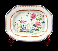 A Chinese Export Porcelain Octagonal Platter