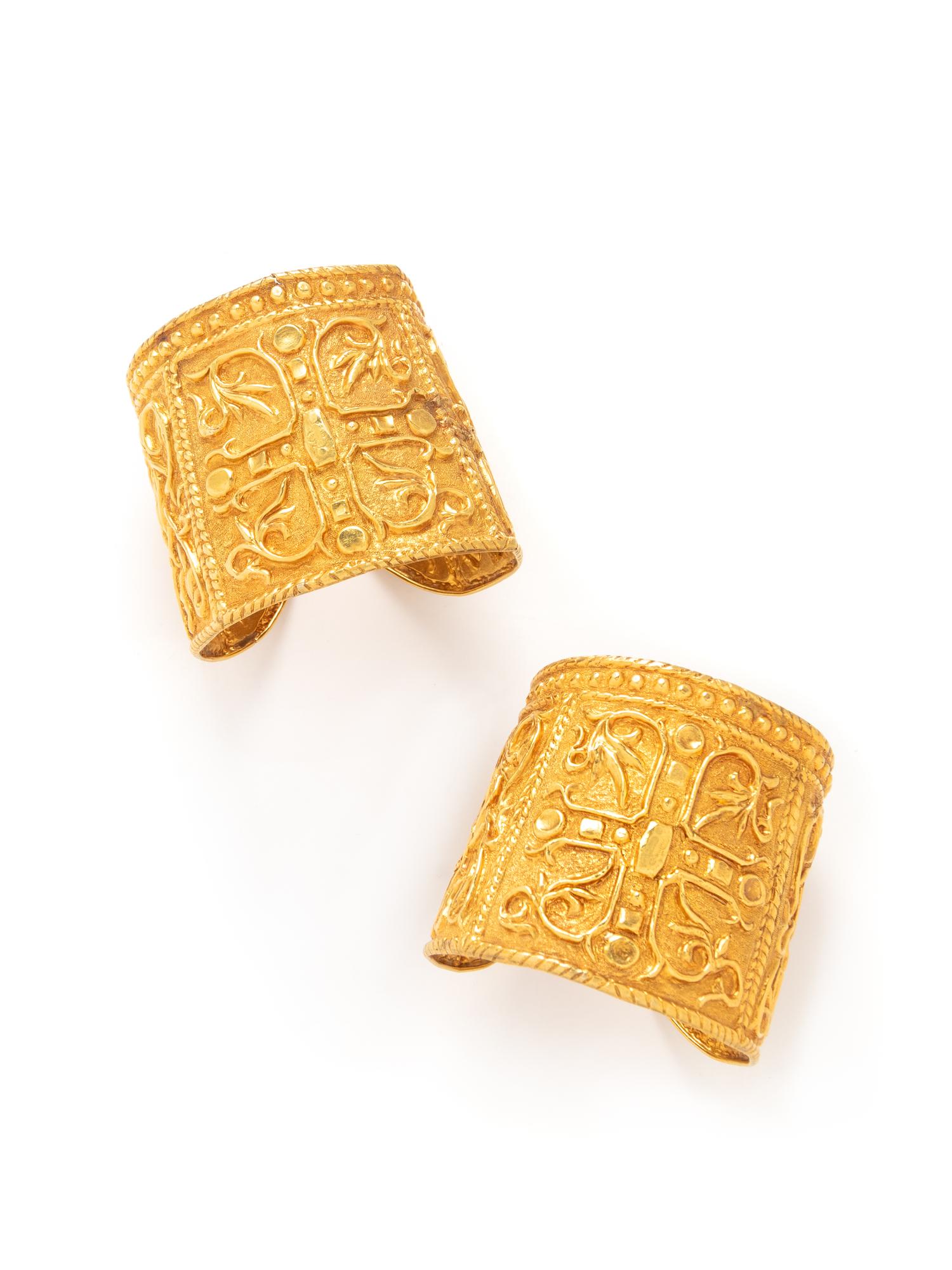 LALAOUNIS, PAIR OF HIGH KARAT GOLD CUFF BRACELETS