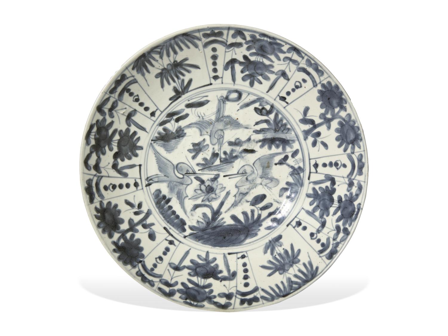 A Chinese Swatow Blue and White Porcelain Bowl, Ming Dynasty 明 漳州窰青花花鳥紋碗