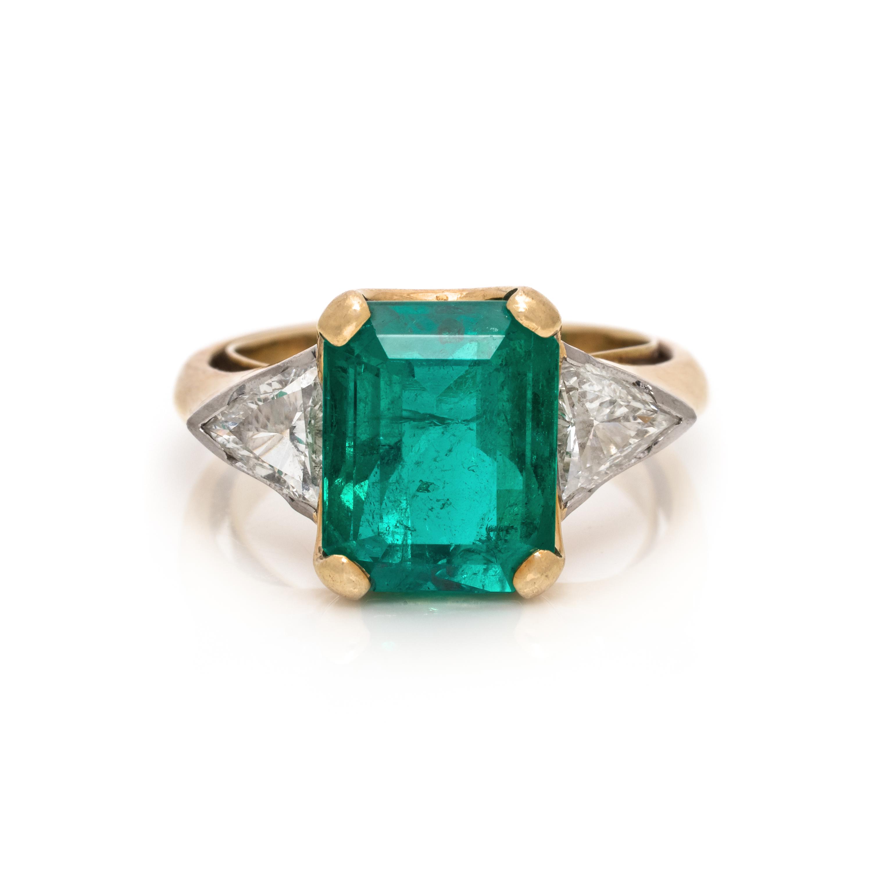 H. STERN, COLOMBIAN EMERALD AND DIAMOND RING
