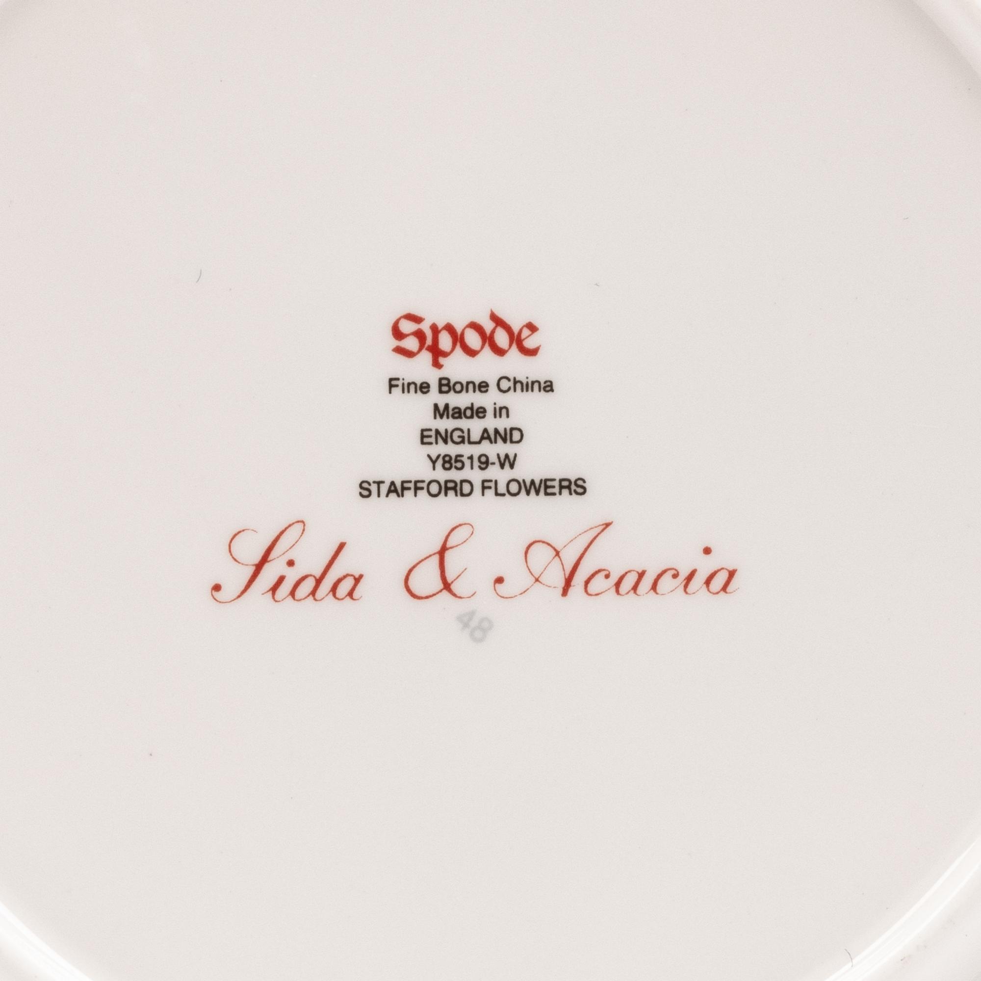 A Spode Stafford Flowers Porcelain Dinner Service